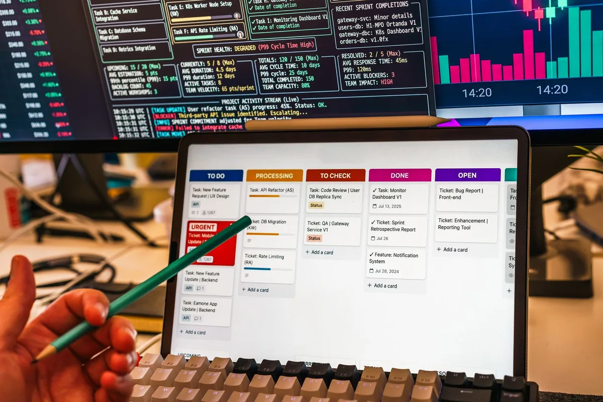 Tableau de bord affichant les statuts de traitement des factures électroniques