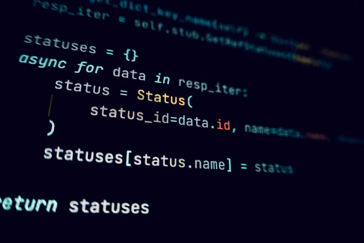 Écran d'ordinateur affichant une vérification de code et des messages d'erreur