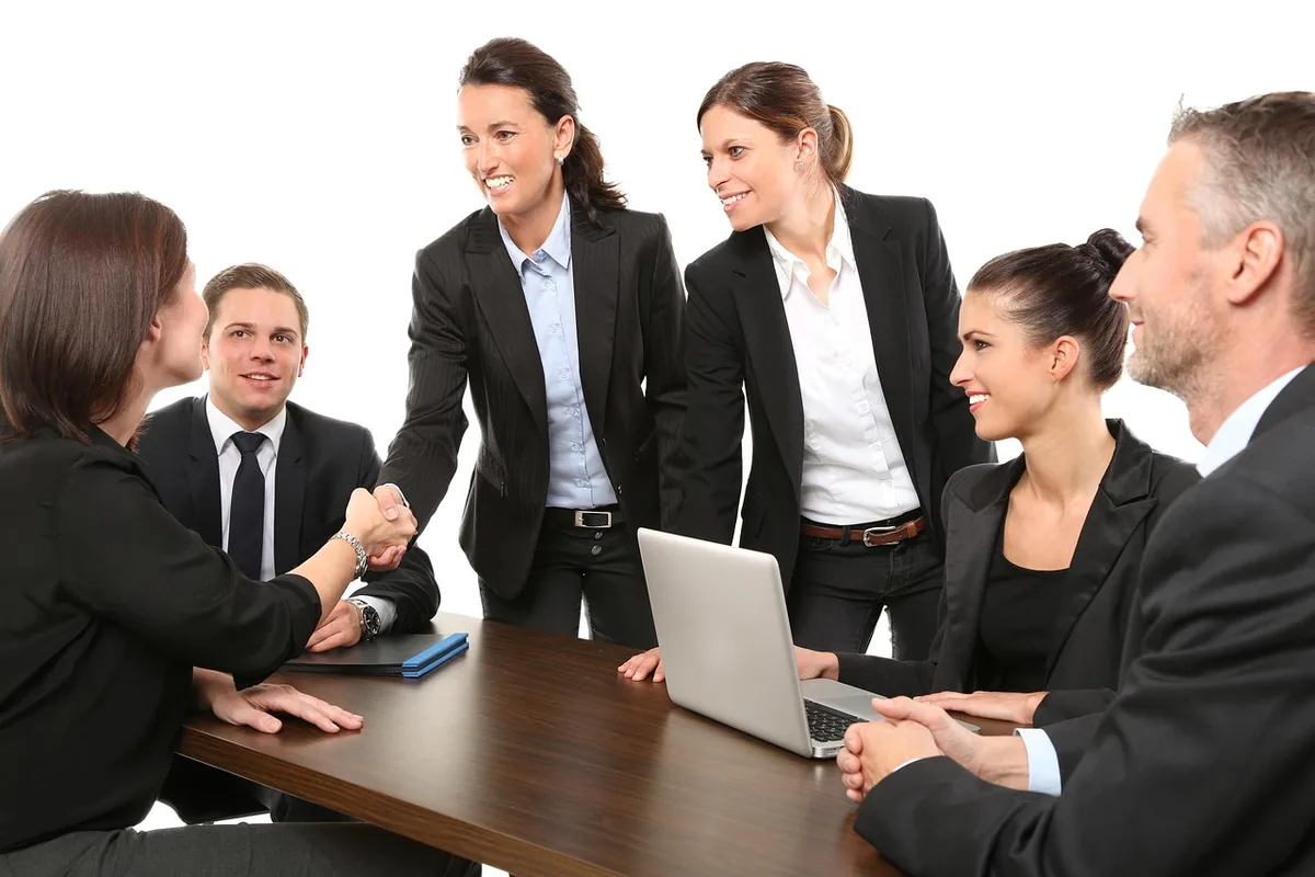 Rencontre entre investisseurs et fondateurs lors d'une levée de fonds