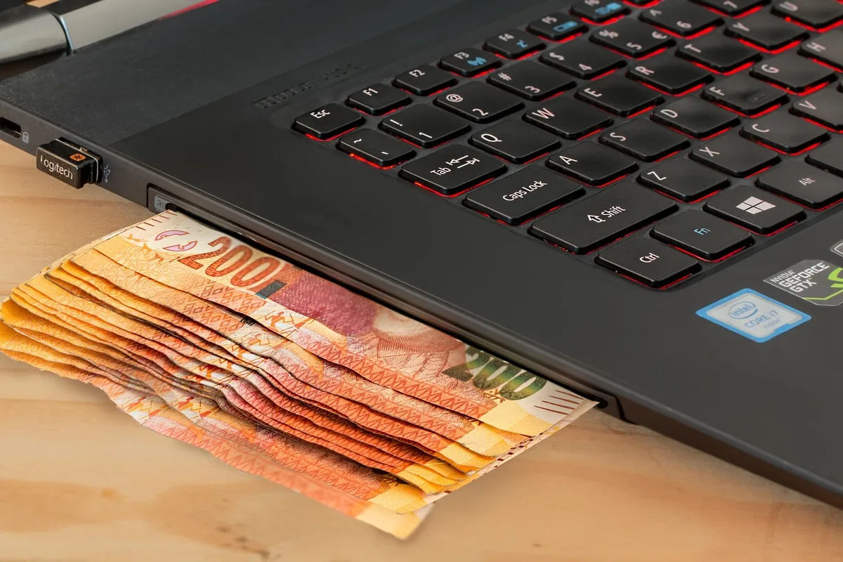 Signature électronique sur une tablette lors d'une ouverture de compte en ligne