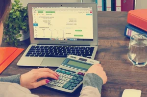 Taux d&rsquo;endettement prêt immobilier : méthode simple et exemple chiffré